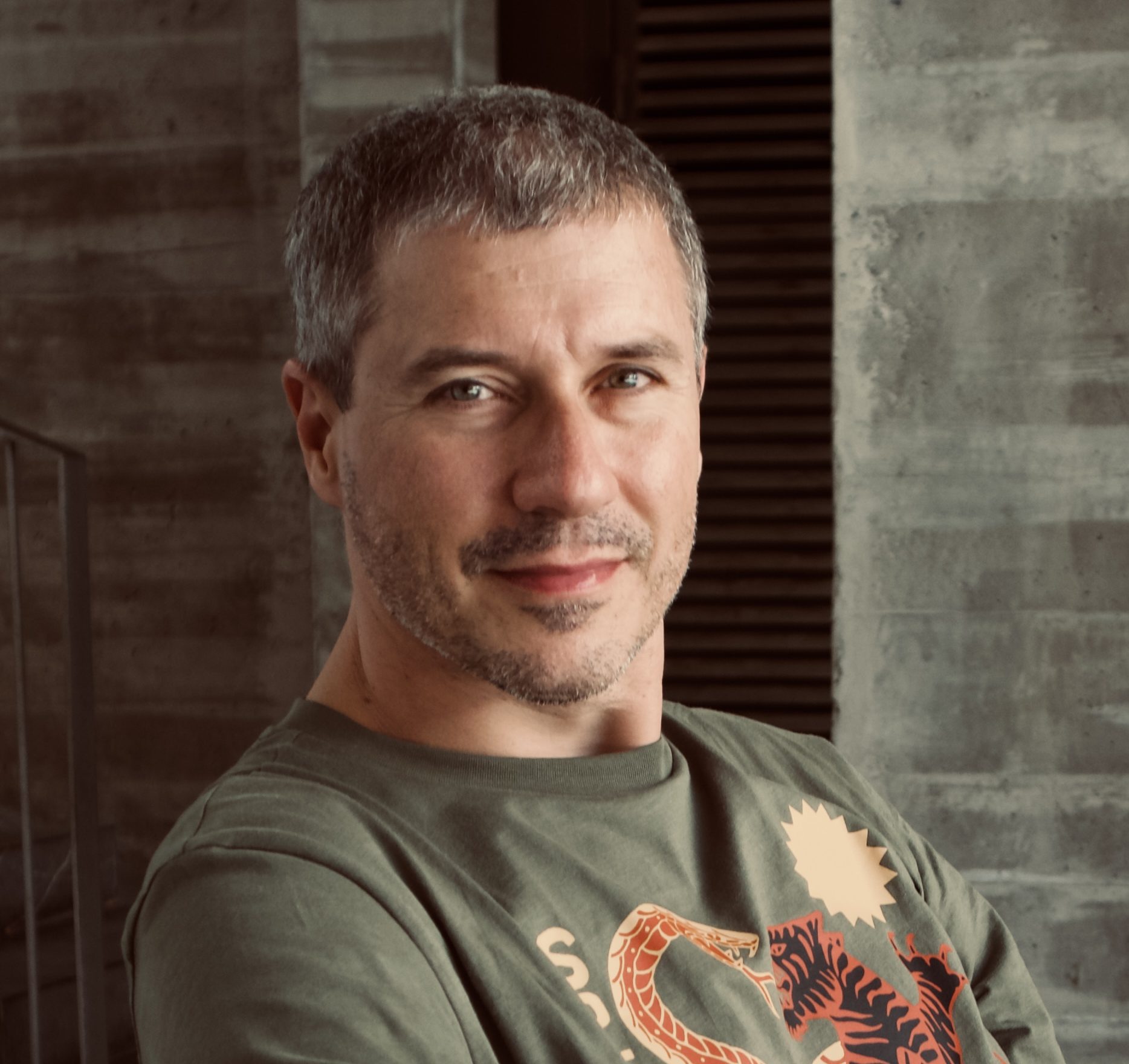 Roberto Carrasco - Escritor y creador